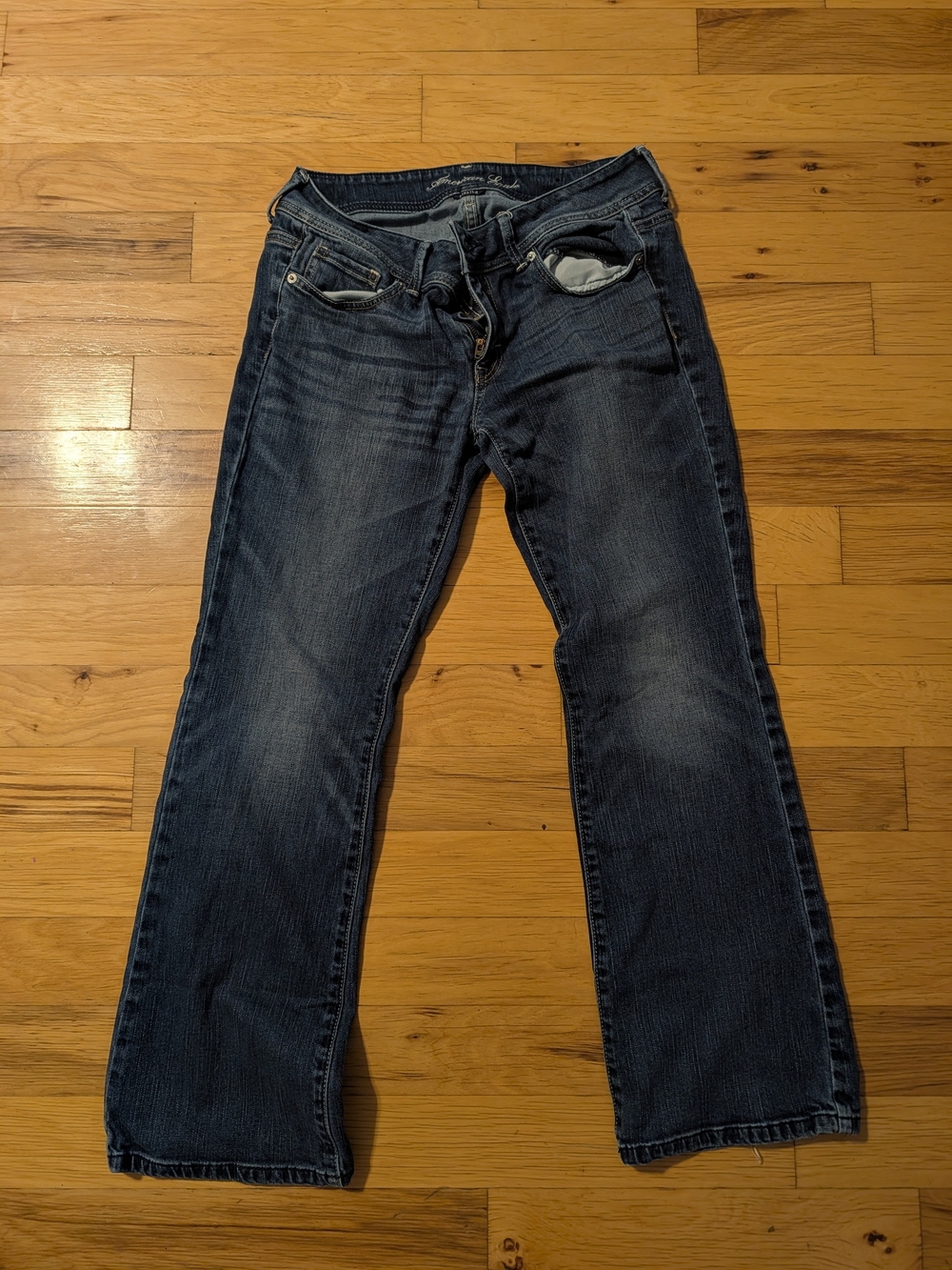 American eagle low rise size 10 short stretch Jeans